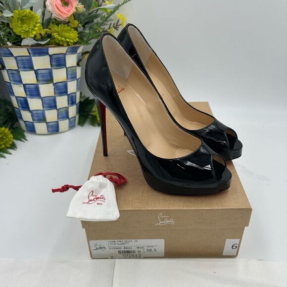 Women’s Christian Louboutin new very prive patent leather pumps size 38.5 Italy - Picture 1 of 10